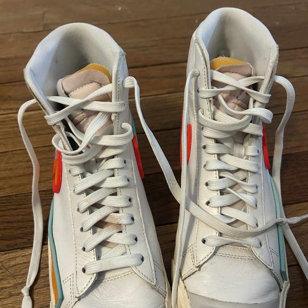 Nike White High-Top Sneakers with Orange and Red Swoosh - Picture 3 of 4